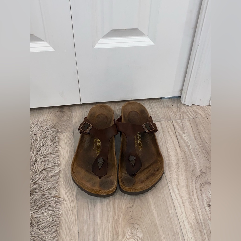 CHOCOLATE BROWN GIZEH BIRKENSTOCK good quality and lightly worn. Made in Germany